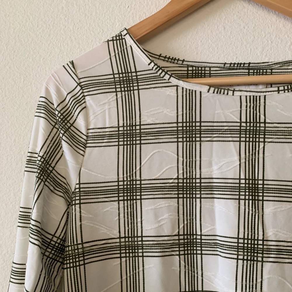 🍒 Boutique Emily Daniel’s white green plaid tunic shirt top - Picture 2 of 2